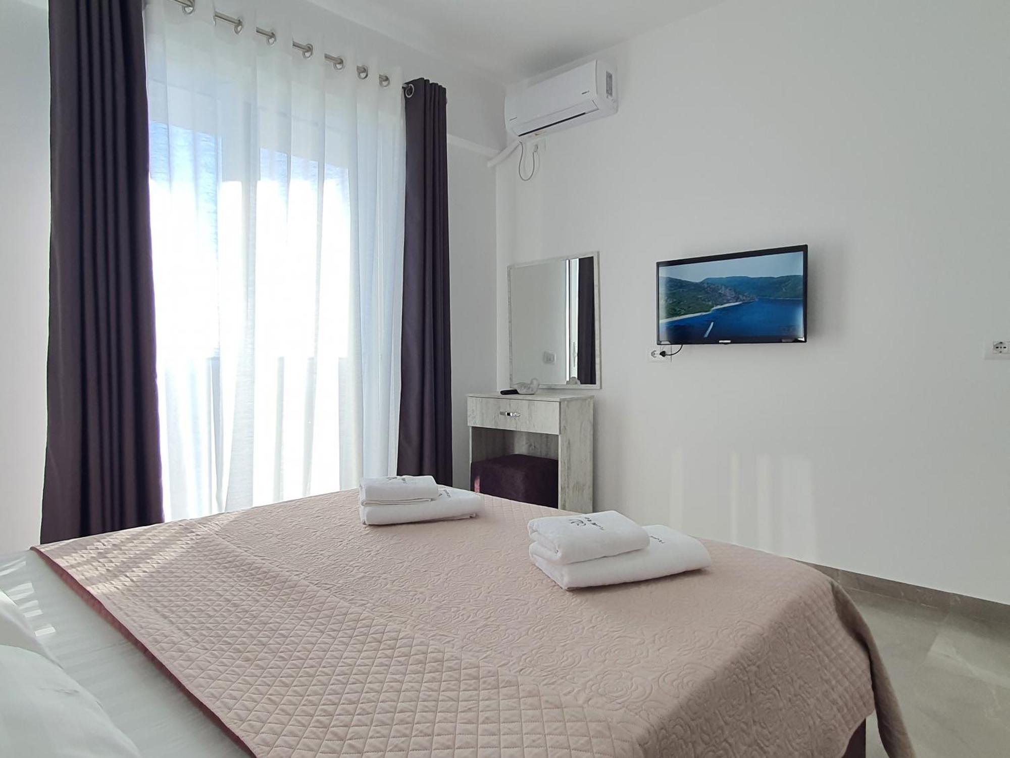 Flore Rooms Sarandë Exterior foto