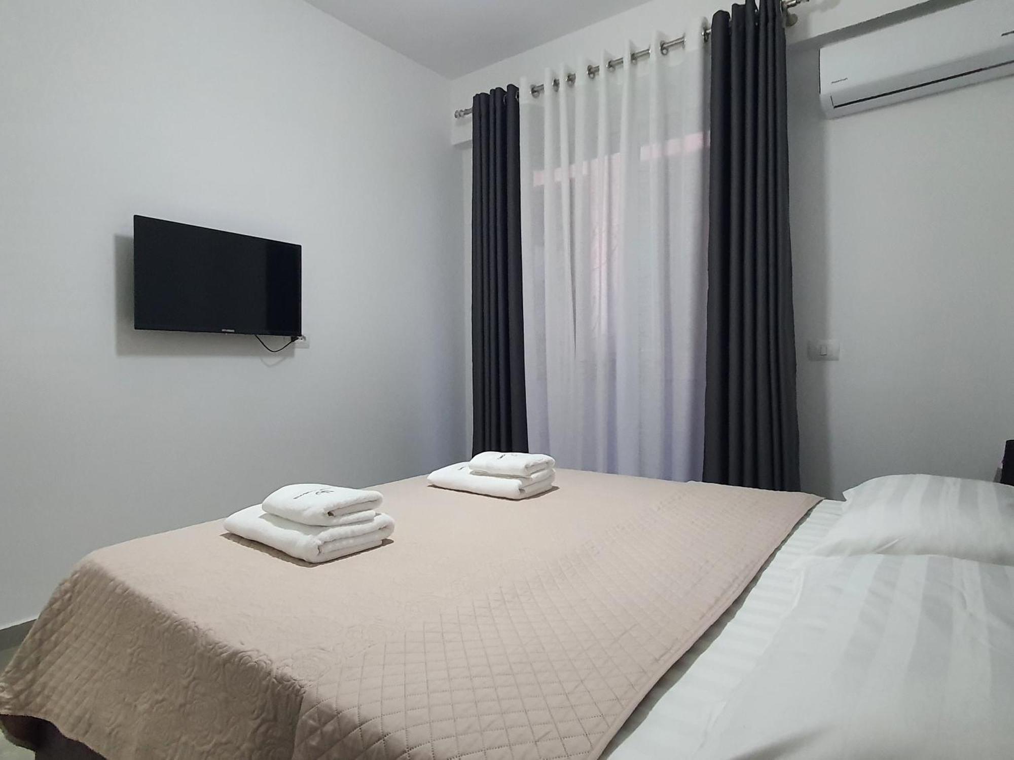 Flore Rooms Sarandë Habitación foto