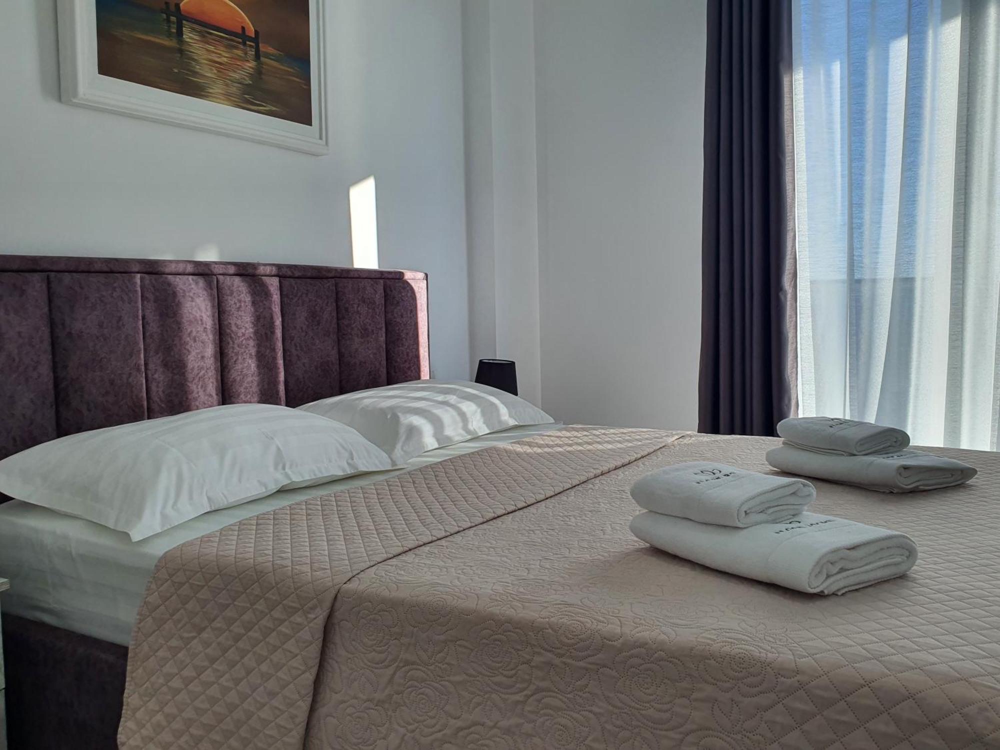 Flore Rooms Sarandë Habitación foto
